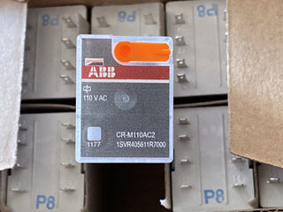 10x 1SVR405611R7000 Leistungsrelais, Schnittstelle, DPDT, 110 VAC, 12 A, CR-M,1