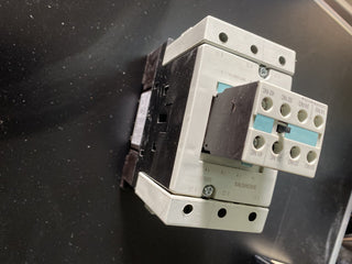 Siemens 3RT1048-1A0 + 3RH1921-1FA22 Schütz Kombination geb1