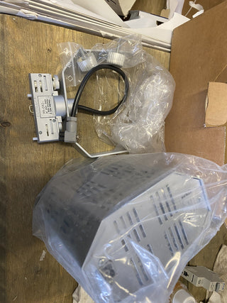 SELUX 3-116 STRAHLER 220MM MIT EURO ADAPTER PAR16 50W GU102