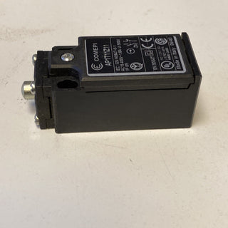 COMEPI AP1T11Z11 Positionsschalter Endschalter Grenztaster 400VAC / 24VDC NEU4