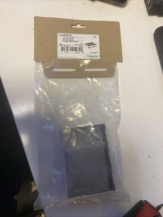 Schneider Kurzer Anschlussschirm LV429515 - 3-polig, Einstecken, IP40 Brandneu0