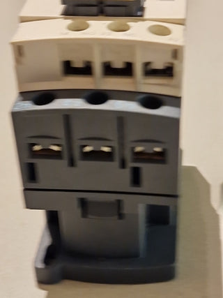 Schneider Electric Schütz, LC1D12P7 Leistungsschütz, 12A, 5,5kW1