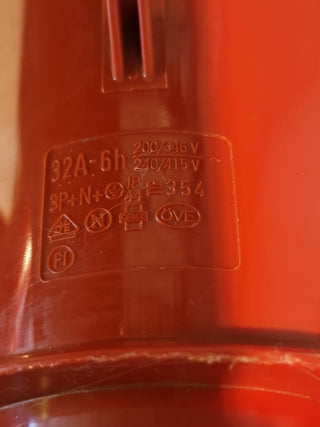 Mennekes 3266 CEE Stecker 32A 3P+N+E 240/415V 6h neu