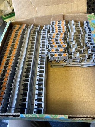 38x Phoenix Contact PT 6-QUATTRO/2P Reihenklemme Einfach Grau,1