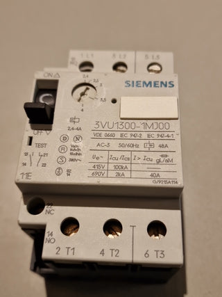 Siemens Motorschutzschalter / Leistungsschutzschalter / 2,4A-4A / 3VU1300-1MJ000