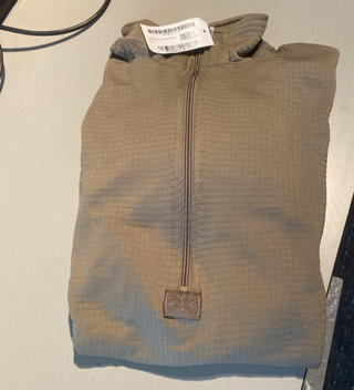 US Army Gen III Level 2 ECWCS Waffle Fleece Shirt – TAN 499 – NEU (Größen S - X