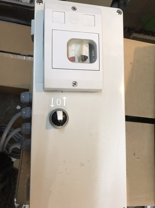 2x Eaton Cutler-Hammer XTPBXENASES65 Isolierstoffgehäuse IP65 inkl. Not-Aus5