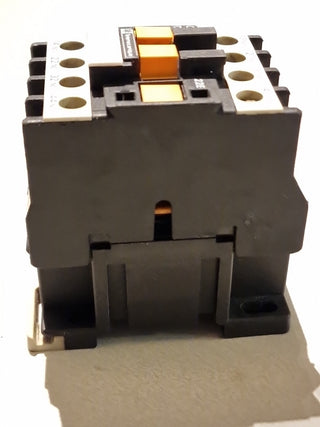 Telemecanique Hilfsschütz CA2DN22P7 control relay 230V 50/60Hz leicht beschädigt2