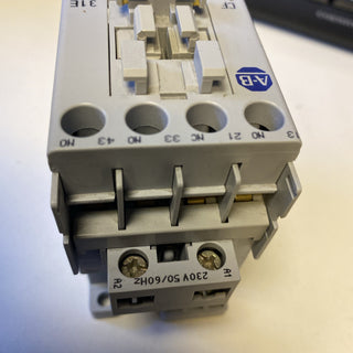 Allen-Bradley 700-CF310* Serie A Schütz + 100-FSC280 Spannungsunterdr. -used-7