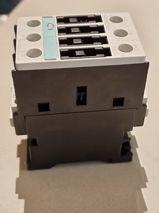 Siemens SIRIUS Leistungsschütz 3RT1023-1AP00 (Gebraucht)1