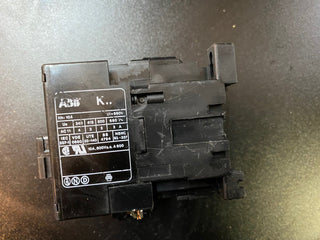 ABB K40E Schütz ABB K40E Spulenspannung 220V1