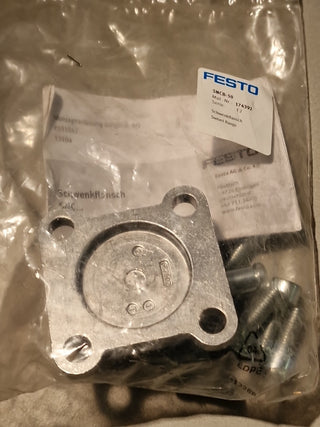 1PC FESTO SNCB-50 174392 Zylinder Ohrring Halterung Neu1