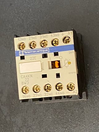 Telemecanique CA4KN22BW3 Hilfsschütz geb0