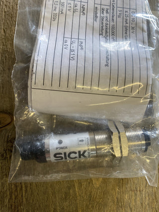 VS180-D430 Photoelectric Sensor 12-24V1