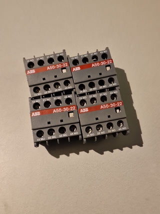 4xABB Leistungsschütz / 220-230V 50Hz / 230-240V 60Hz / 4kW / 2NO + 2NC / A9-30-5