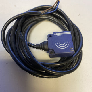 Telemecanique Induktiver Näherungssensor XS8E1A1PBL2 – NEU & Unverbaut1