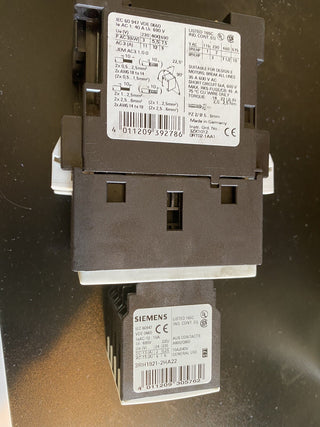 Siemens SIRIUS 3RT1024-3BB40 Schütz + 3RH1921-2FA22 Hilfsschalter geb1