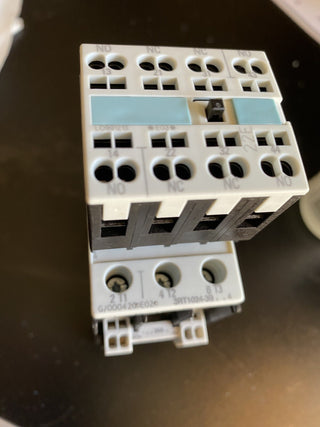 Siemens SIRIUS 3RT1024-3BB40 Schütz + 3RH1921-2FA22 Hilfsschalter geb6