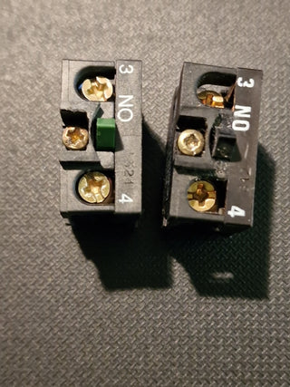 2x Telemecanique XEN-L21112