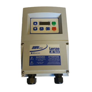 Lenze AC Tech SMVector Frequenzumrichter (VFD Drive Inverter). ESV371N02SFC1