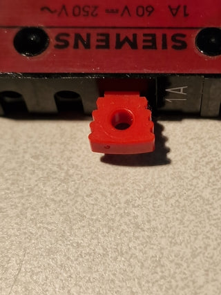 Siemens Fernmelde-Schutzschalter C30327-Z64-A16 / 5SR13102