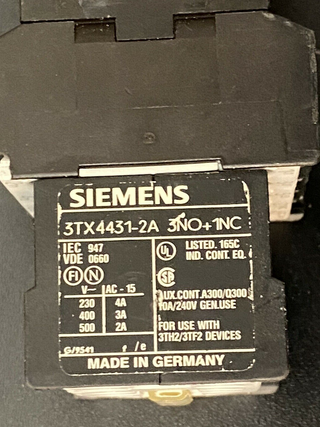 Siemens Kleinschütz 3TF2001-0BB4 inklusive Hilfsschalterblock 3TX4431-2A3