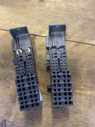 2X SIEMENS 6ES7 193-4CG30-0AA0 KLEMMENMODUL4