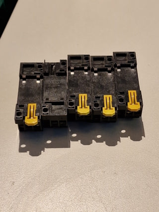 5x Relais Haltern -M4X104