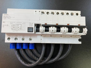 Siemens SENTRON FI/LS-Schalter (5SU1374-7AK82) - Neu, unbenutzt4