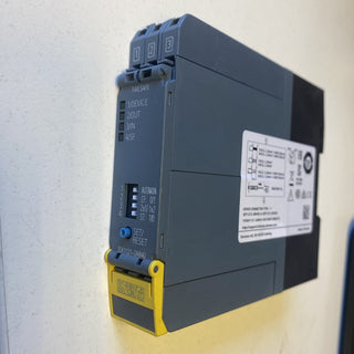 01550507 SIEMENS 3SK1121-2AB40 SIRIUS Sicherheitsschaltge1