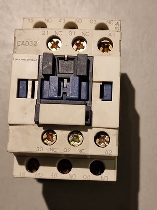 Telemecanique Hilfsschütz CAD32B7 – 24V AC0