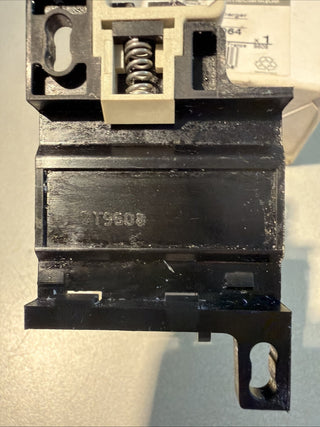  Schneider Electric / Telemecanique LA7D1064 TeSys3