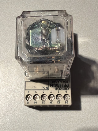 Omron Relaissockel + Relais 24V. DC Typ PF113A-N + MK3P5-S1