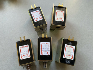 5x Elektromagnet / Solenoid Magnet 24V DC Industrie neu o. OVP0