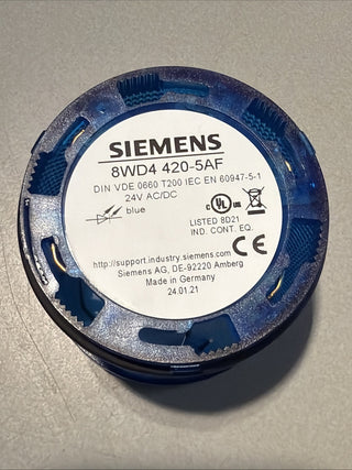 8WD4 420-5AF handelt es sich um ein Dauerlichtelement mit integrierter LED der M0