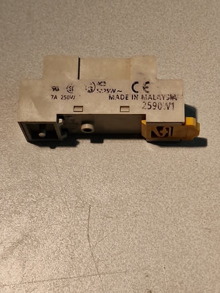 2x Omron PYF-08A-N Relais #90