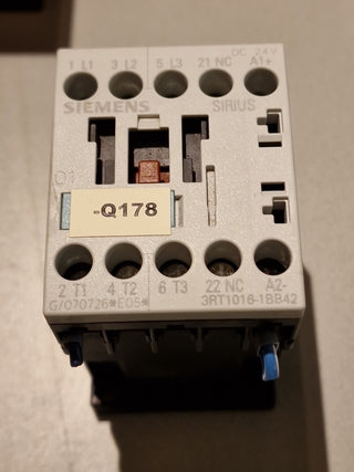 SIEMENS 3RT1016-1BB42 3-pole contactor0