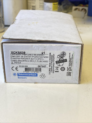 Schneider Electric / Telemecanique OsiSense XCKS539 – NEU & OVP1