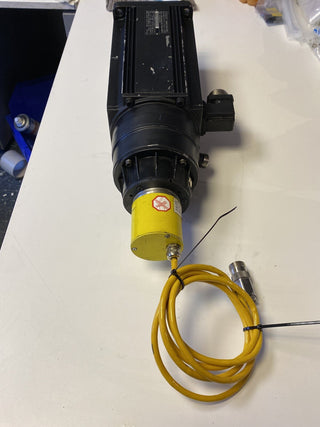 INDRAMAT MAC090B-0-PD-3-C/110-B-1/S005 +STEGMANN AG661054096X4096 SSI8