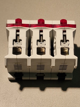 1x ABB ISS63/3 D02-Sicherungssockel REO-S 63A 3-polig 400V #9 gebraucht4