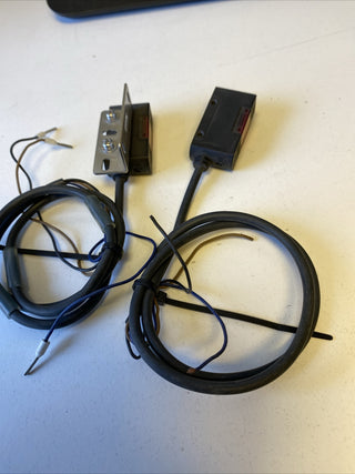 2x OMRON E3S-AD83 Fotoelektrisch Sensor1