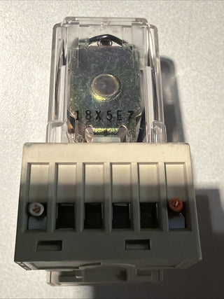 Omron Relaissockel + Relais 24V. DC Typ PF113A-N + MK3P5-S7