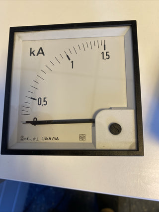 IME RQ96E Amperemeter 1,5kA / 5A – Analoges Einbaumessgerät – NEU3