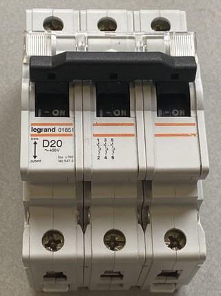 2x Legrand 01851 Leistungsschalter D20 400V 3-polig Motorschutzschalter geb2