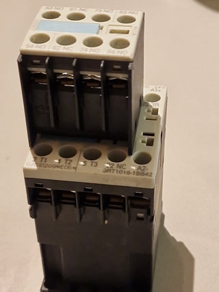 Siemens SIRIUS Leistungsschütz-Set: 3RT1016-1BB42 + Hilfsschalter & Modul0