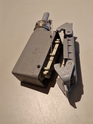 Harting Han 24 E-F Buchseneinsatz 16A 500V mit Han 24B Tüllengehäuse geb1