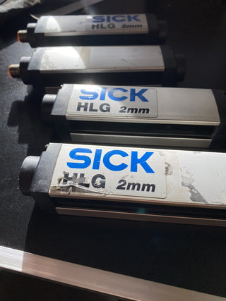2x SICK HLGS2-050E811 (Sender) – Automatisierungs-Lichtgitter 2mm2