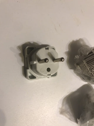 3x ADAPTER  UK-RO ZLA0559F  USA STECKER 3