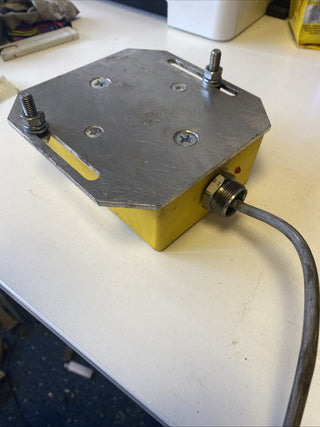 Proxitron IKQ 100.05 MG – Induktiver Näherungsschalter | 100mm Schaltabstand | G5