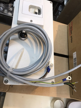2x Eaton Cutler-Hammer XTPBXENASES65 Isolierstoffgehäuse IP65 inkl. Not-Aus3